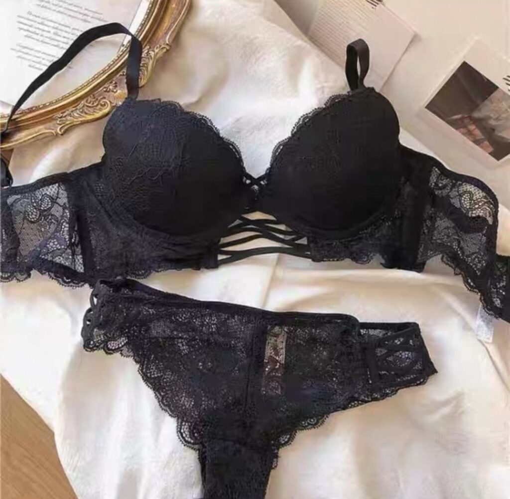 Cross push up bra ブラック